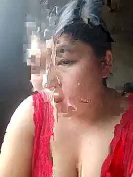 quynhkoolbae webcam