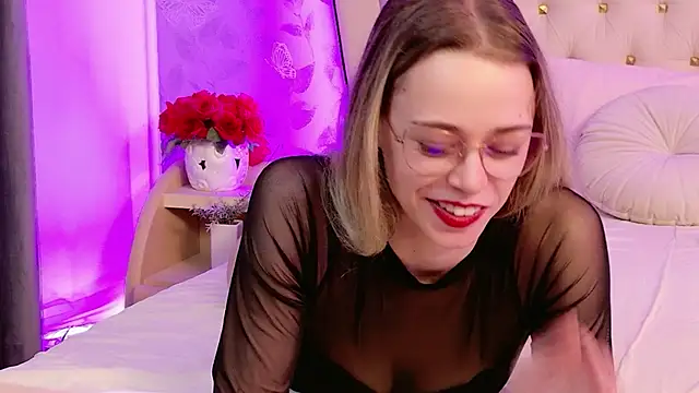 Watch GracieCute live on EroticFlix - High definition streams