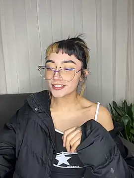 baby_akuma webcam