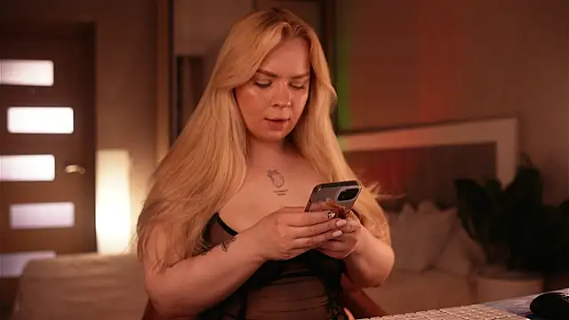 Watch LisaLove3 live on EroticFlix - High definition streams