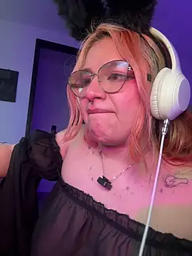 Sophia_Weest99 webcam