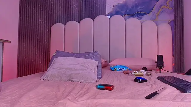 Watch abbyrouss_ live on EroticFlix - High definition streams