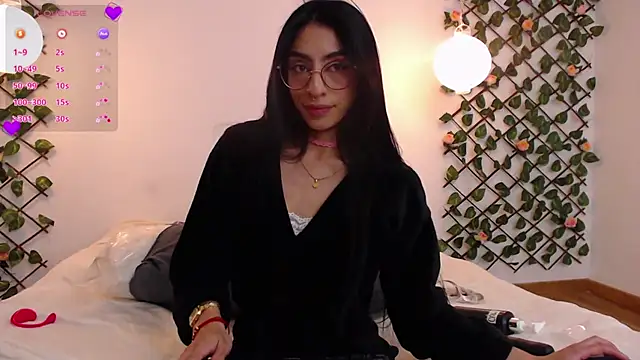 Lucyanajoi webcam