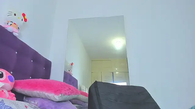 Watch veronicaa_squirt live on EroticFlix - High definition streams