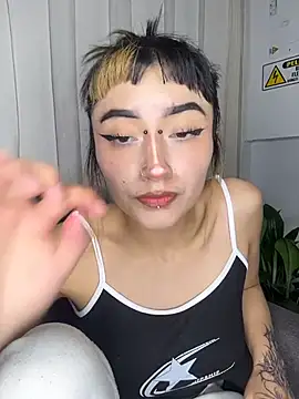 baby_akuma webcam