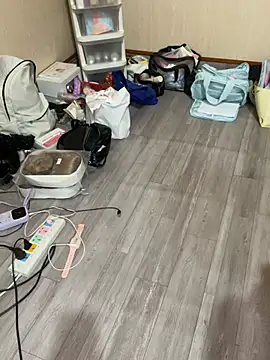Mina048 webcam