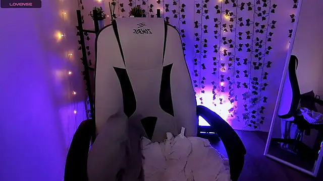 AnyaTaylor_ webcam