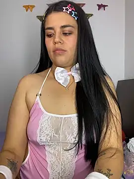 sophyy_white webcam