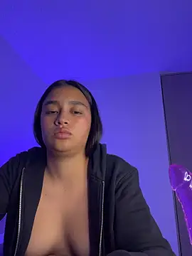 i_samanthaa (F teen) - Show boobs🍒