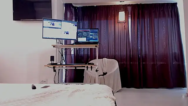 LadyAriaHunt webcam