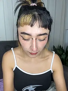 baby_akuma webcam