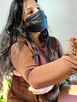 hot_alicee (F young) - boob show