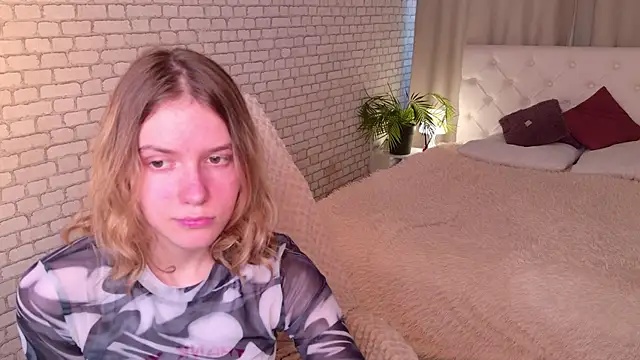 Watch MilanaRayy live on EroticFlix - High definition streams