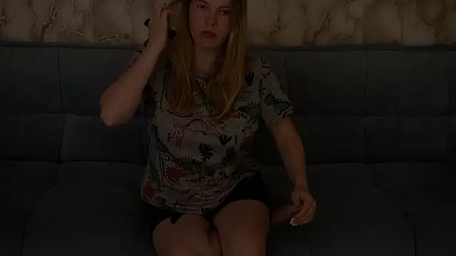 NikkyReyyy webcam