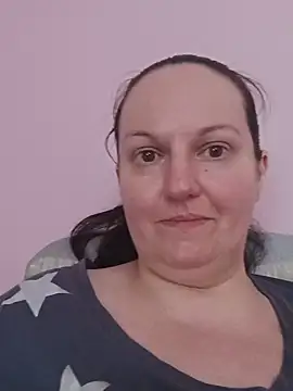 BustyLadyAlma webcam