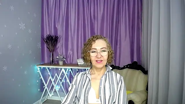 queen_a_n_i webcam