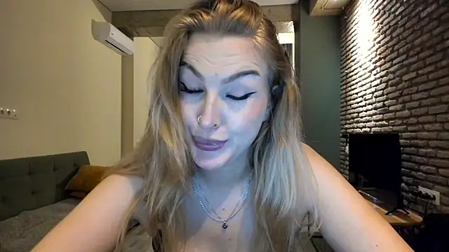 Watch fifteenpoem live on EroticFlix - High definition streams