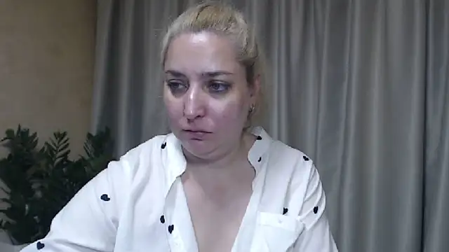 sweetpussy13 webcam