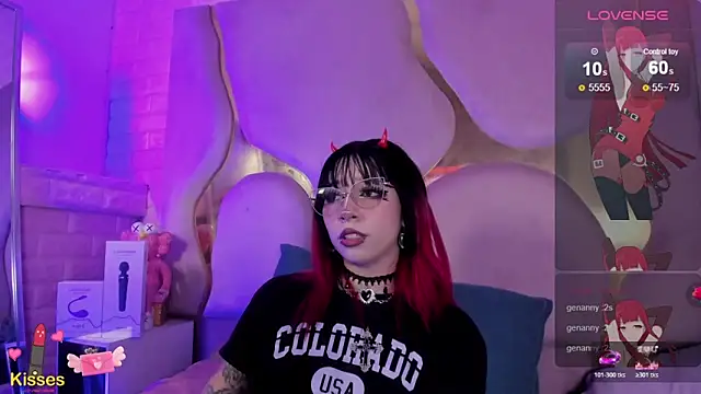 NaniiSisy webcam