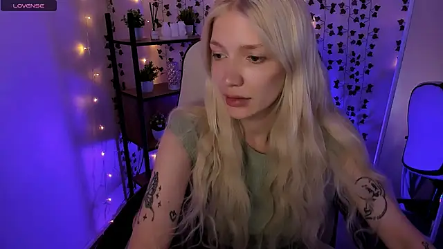 AnyaTaylor_ webcam