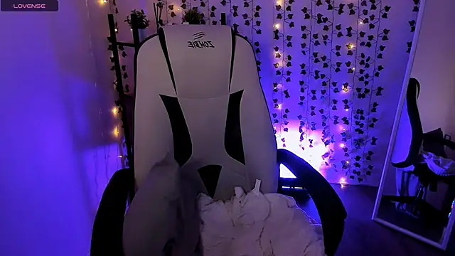 AnyaTaylor_ webcam