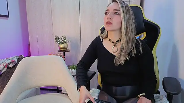 Miss_Annye webcam