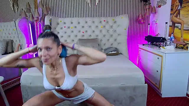 PlayfulShow live cam on StripChat