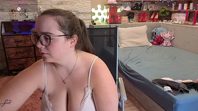 Kimberly-Caprice webcam
