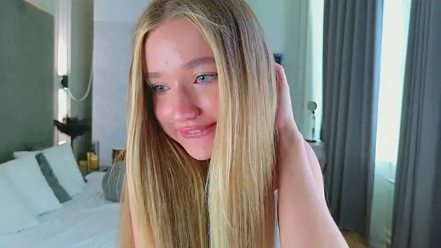 milaa_sun webcam