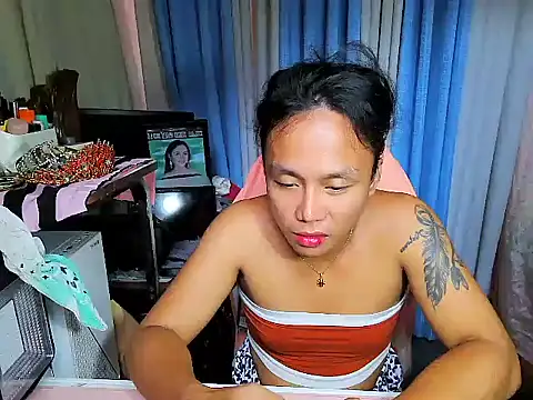 YourNikkieXxx webcam
