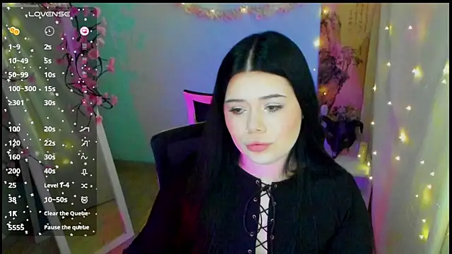 Mona_Esty webcam