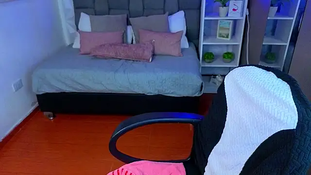 Pixxiie_ live cam on StripChat