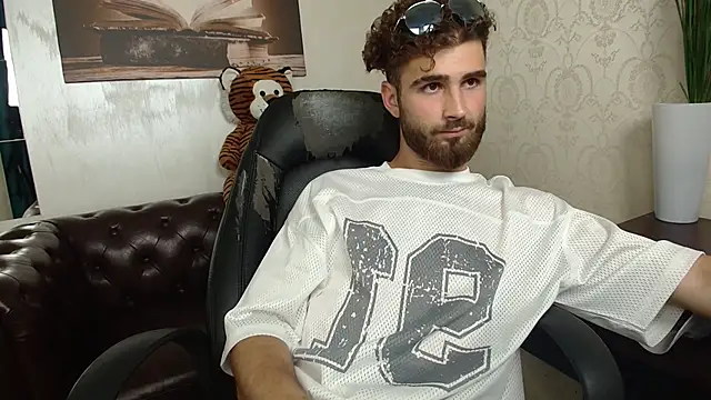 KyloEast live cam on StripChat