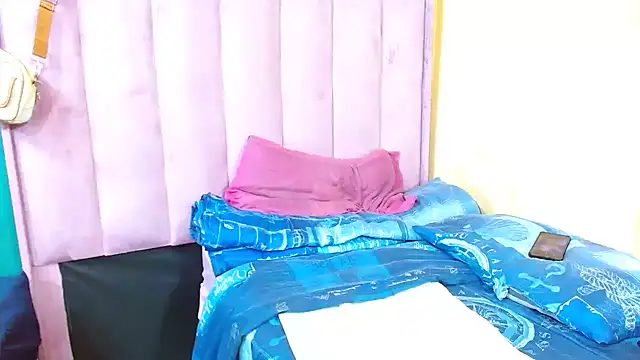 SexySlimTeaXx webcam