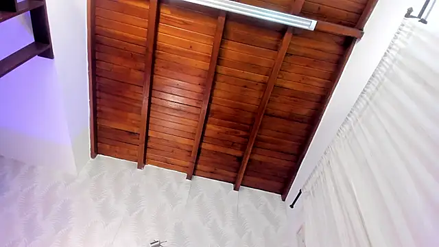 Isisjames webcam
