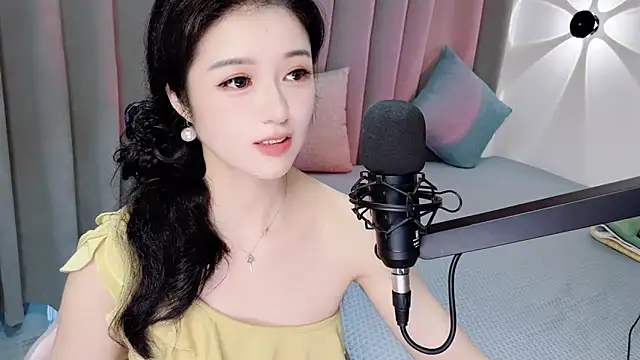 Momo-Wow webcam