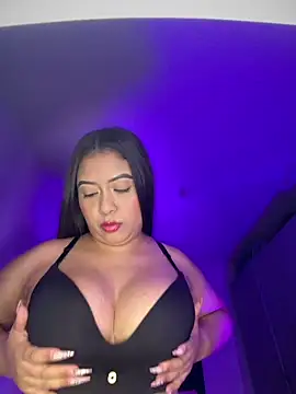 cami_ortiz__ webcam