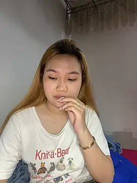 Almira6868 webcam