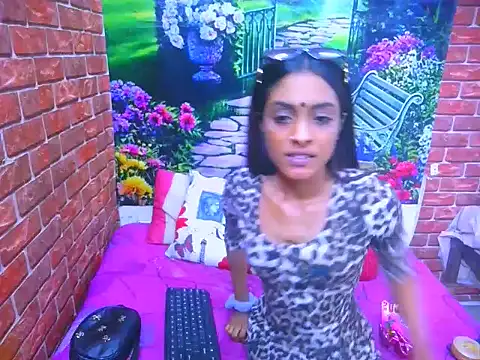 IndianPretty14u2Luv webcam