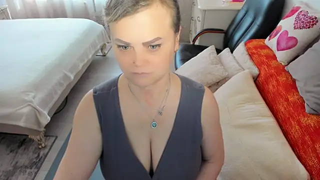 MildMature webcam