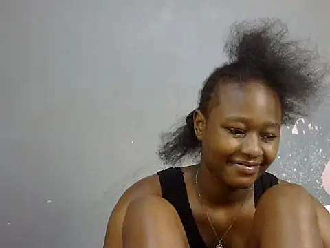 Petite_Ebony10 live cam on StripChat
