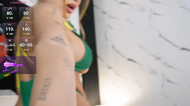 Annyy_Rosse webcam