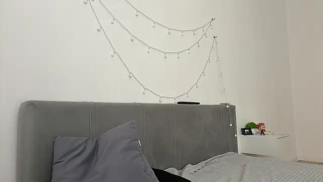 Watch meowchaa live on EroticFlix - High definition streams