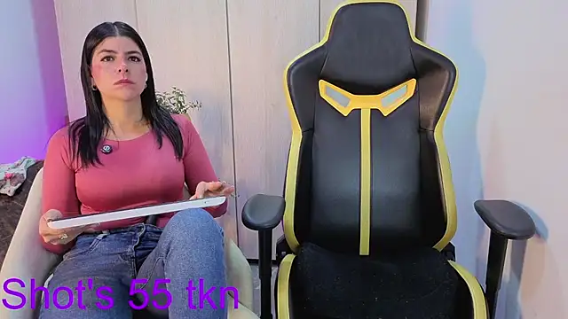 Miss_Annye webcam