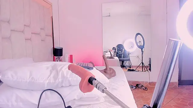 Iele - Trans webcam sex chat