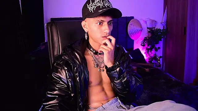 demonkush-- - DemonKush--'s free webcam - UK Sex Cams