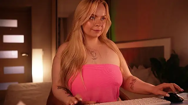 Watch LisaLove3 live on EroticFlix - High definition streams