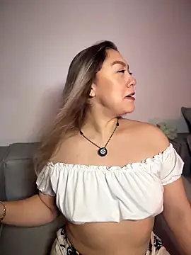 Im_sophiie webcam