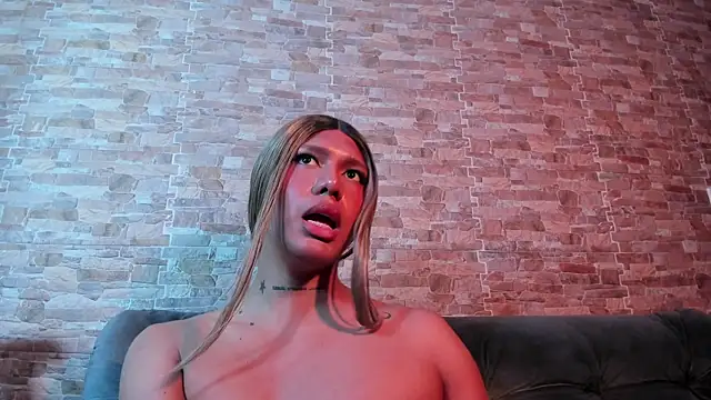 Dreams_Chloe webcam