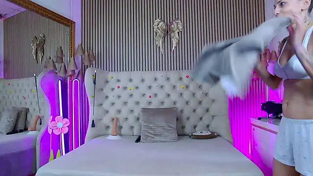 PlayfulShow webcam